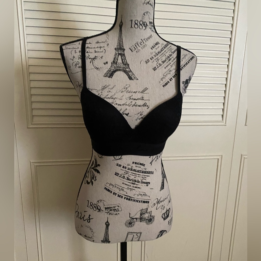 Victoria’s Secret PINK Wear Everywhere Wireless Push Up Bra Black 32C